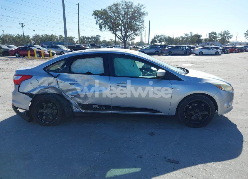 Photo 13 of 2012 Ford Focus SE (VIN 1FAHP3F23CL265724)