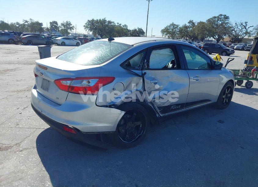 Photo 4 of 2012 Ford Focus SE (VIN 1FAHP3F23CL265724)