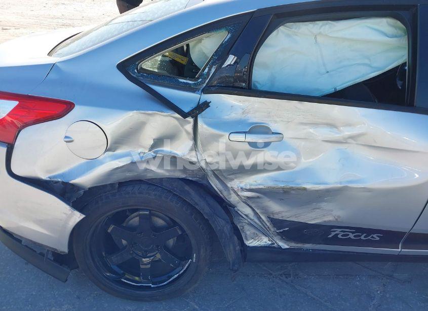 Photo 6 of 2012 Ford Focus SE (VIN 1FAHP3F23CL265724)