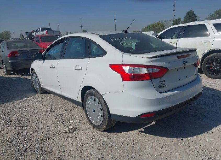 Photo 3 of 2012 Ford Focus SE (VIN 1FAHP3F23CL277663)