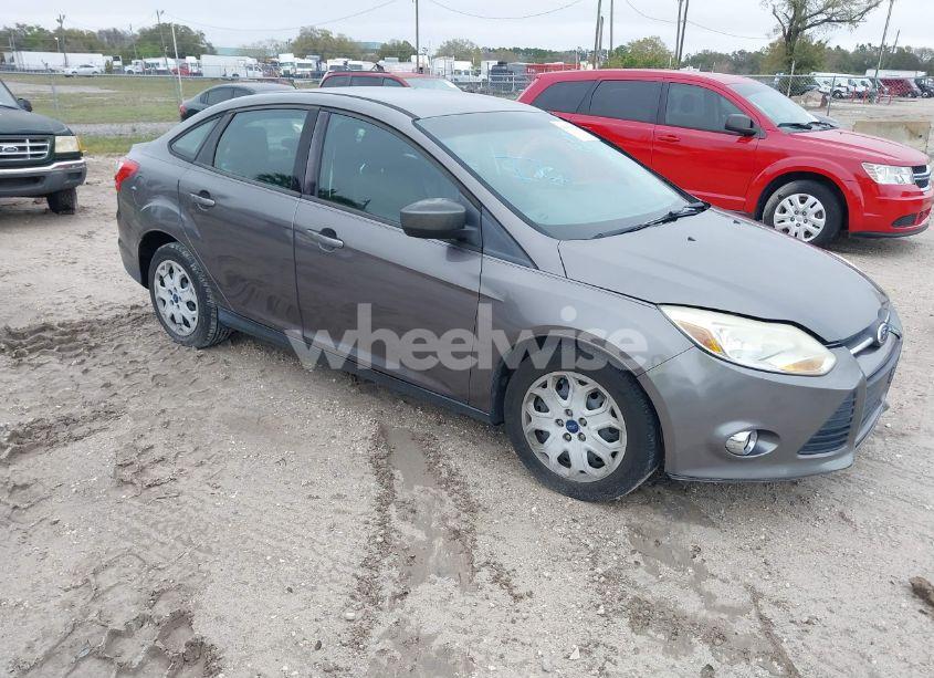 2012 Ford Focus SE (VIN 1FAHP3F23CL282586) main photo