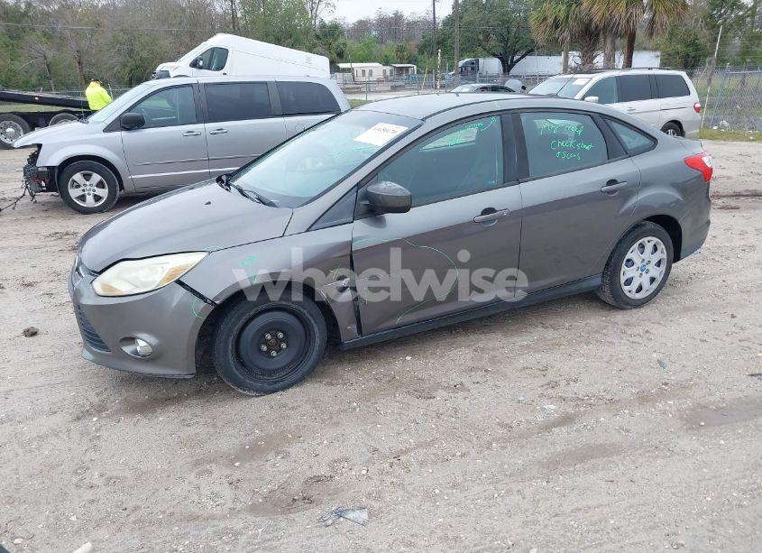 Photo 2 of 2012 Ford Focus SE (VIN 1FAHP3F23CL282586)