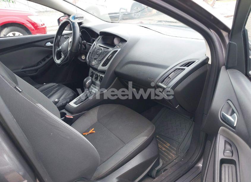 Photo 5 of 2012 Ford Focus SE (VIN 1FAHP3F23CL282586)