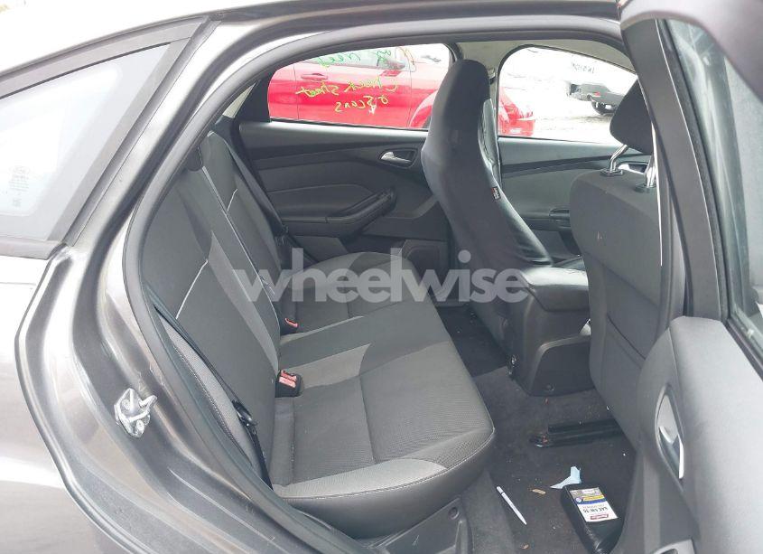 Photo 8 of 2012 Ford Focus SE (VIN 1FAHP3F23CL282586)
