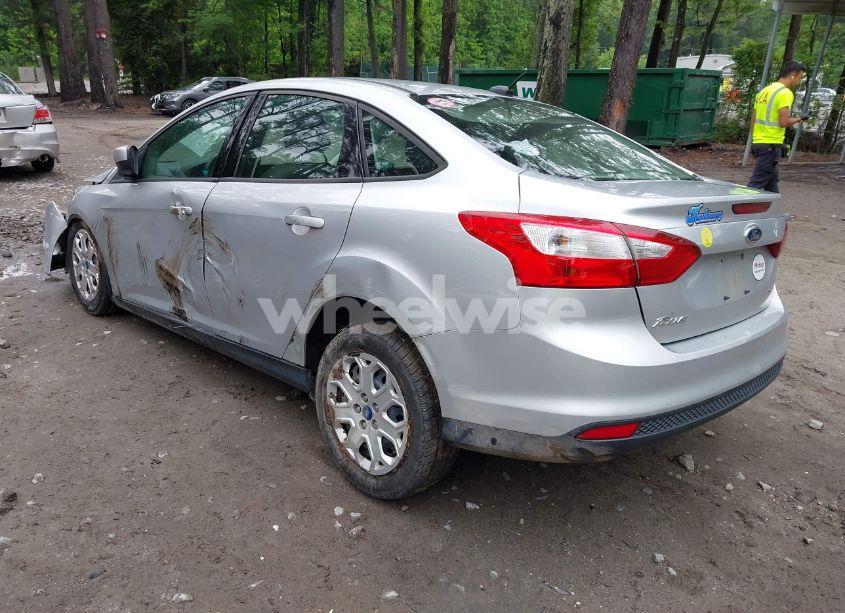 Photo 3 of 2012 Ford Focus SE (VIN 1FAHP3F23CL299176)