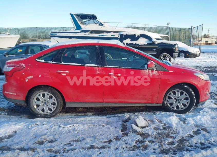 Photo 13 of 2012 Ford Focus SE (VIN 1FAHP3F23CL304344)