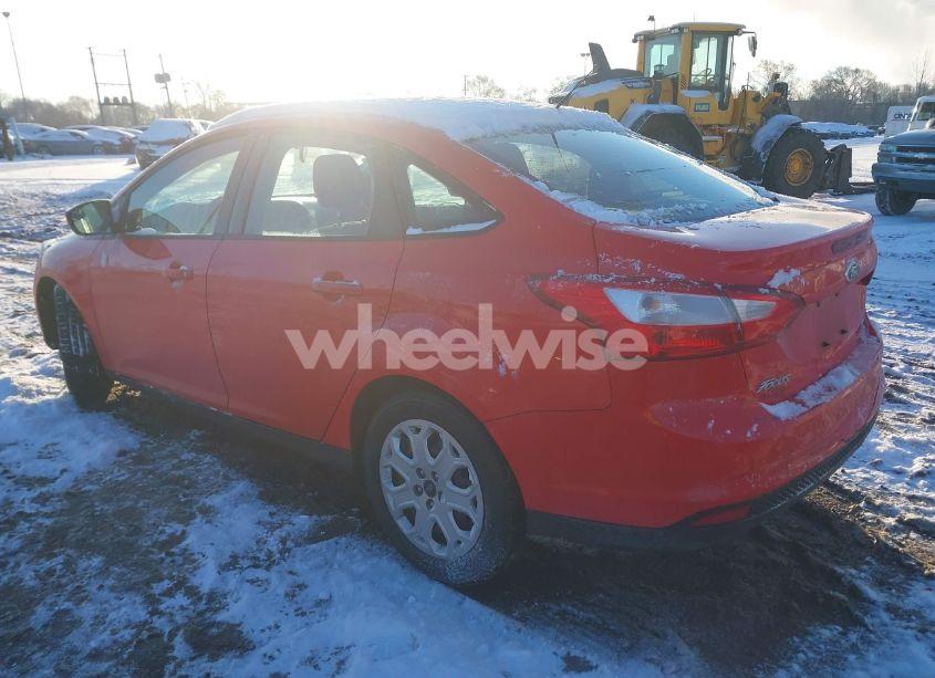Photo 3 of 2012 Ford Focus SE (VIN 1FAHP3F23CL304344)