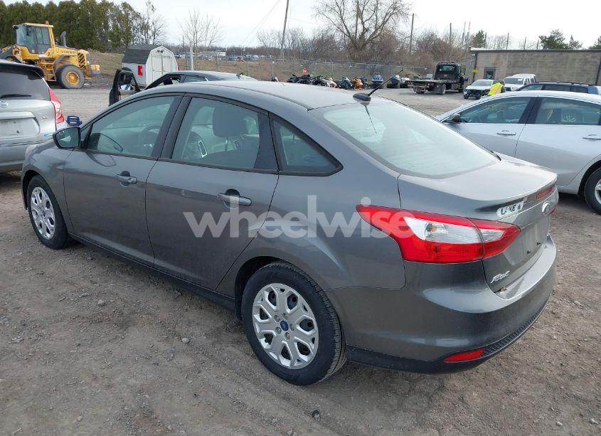 Photo 3 of 2012 Ford Focus SE (VIN 1FAHP3F23CL319524)