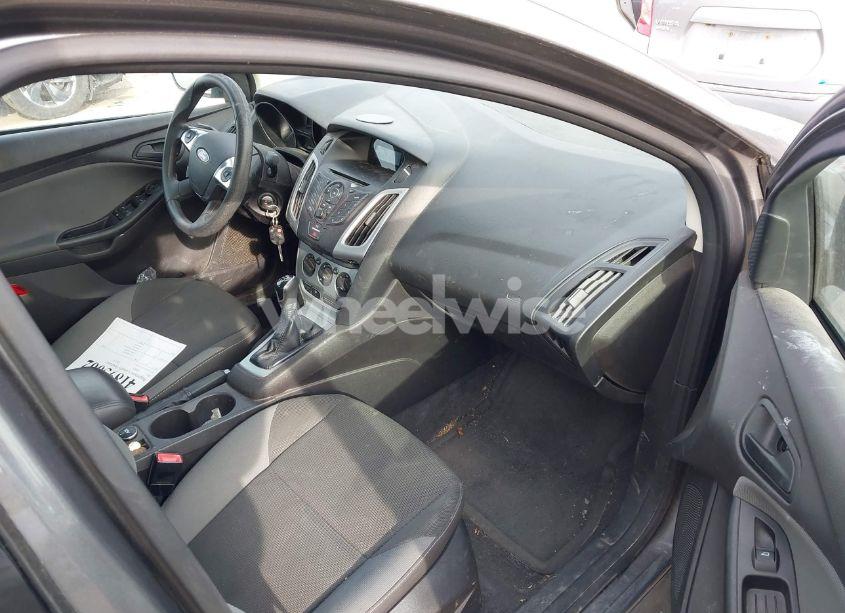 Photo 5 of 2012 Ford Focus SE (VIN 1FAHP3F23CL319524)