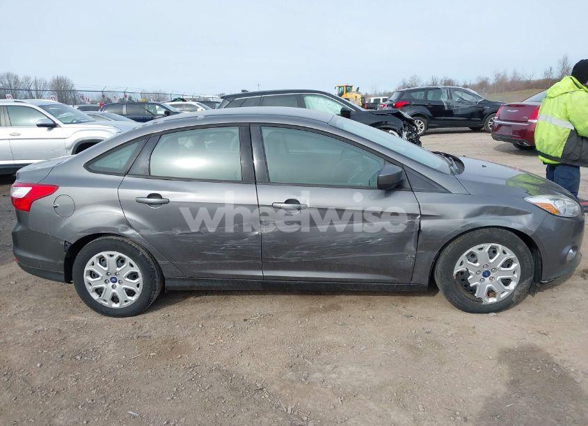 Photo 6 of 2012 Ford Focus SE (VIN 1FAHP3F23CL319524)