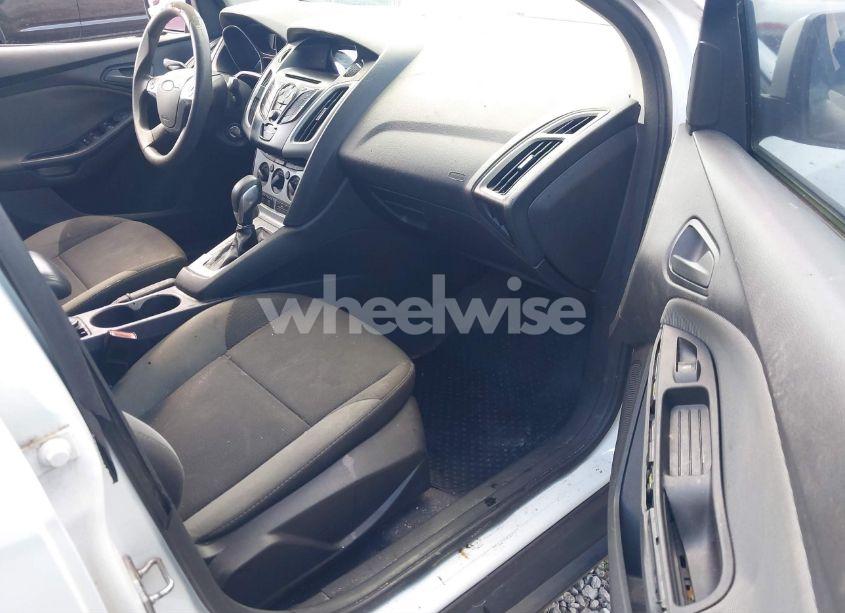 Photo 5 of 2012 Ford Focus SE (VIN 1FAHP3F23CL331995)