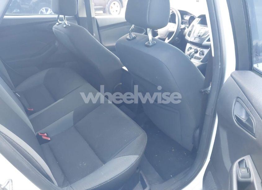 Photo 8 of 2012 Ford Focus SE (VIN 1FAHP3F23CL331995)