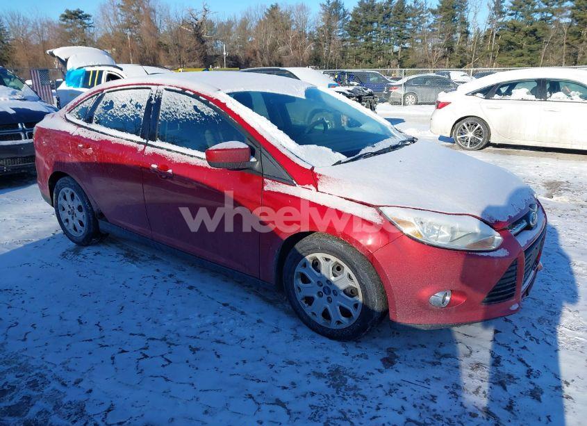 2012 Ford Focus SE (VIN 1FAHP3F23CL335402) main photo