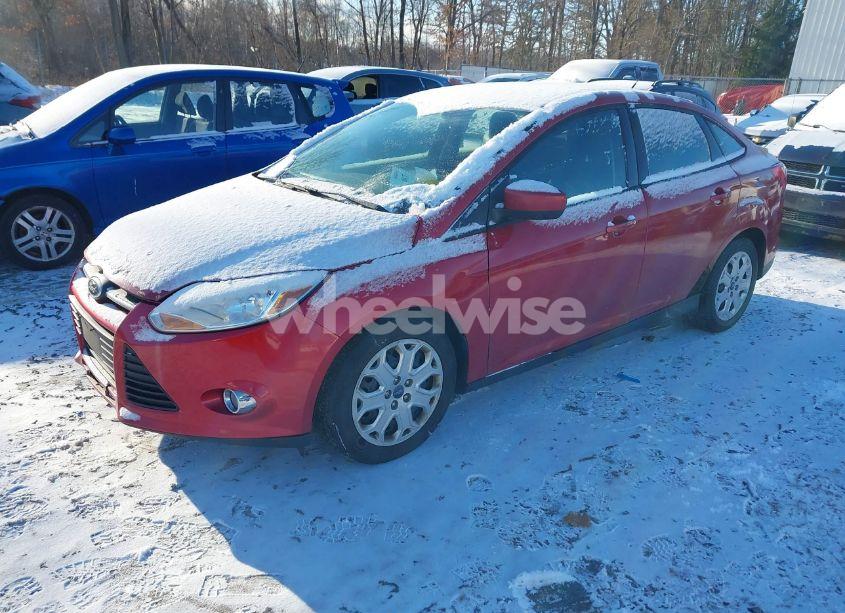 Photo 2 of 2012 Ford Focus SE (VIN 1FAHP3F23CL335402)