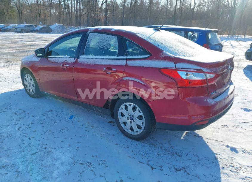 Photo 3 of 2012 Ford Focus SE (VIN 1FAHP3F23CL335402)