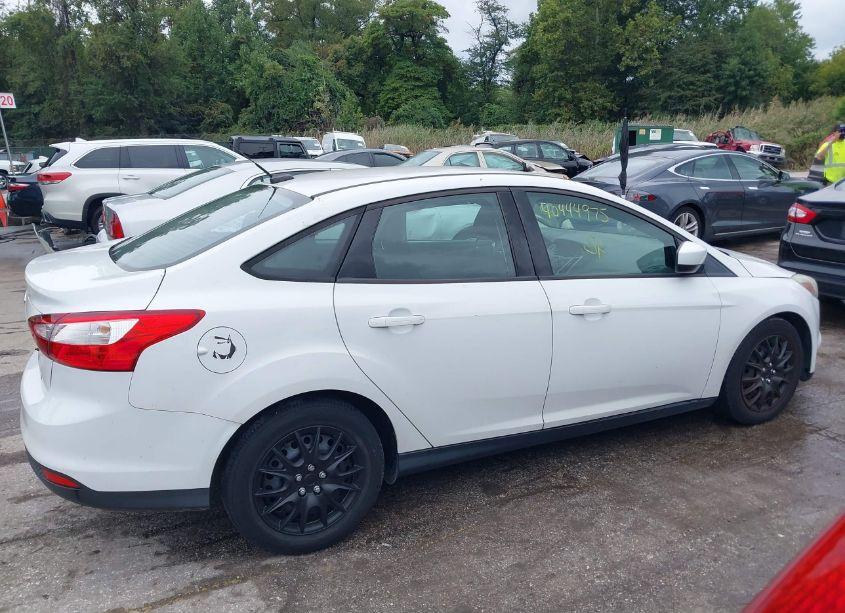 Photo 13 of 2012 Ford Focus SE (VIN 1FAHP3F23CL341023)