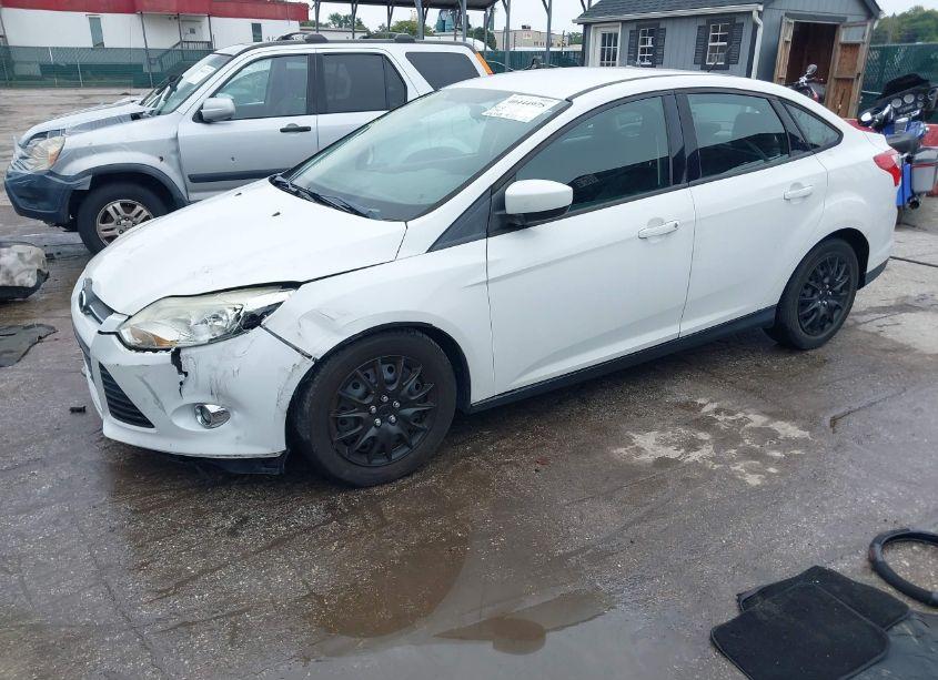 Photo 2 of 2012 Ford Focus SE (VIN 1FAHP3F23CL341023)