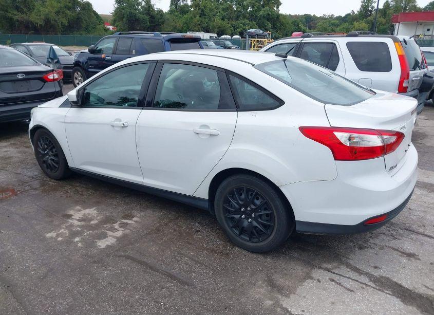 Photo 3 of 2012 Ford Focus SE (VIN 1FAHP3F23CL341023)