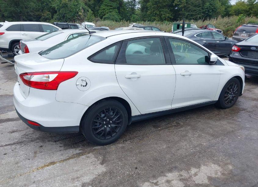 Photo 4 of 2012 Ford Focus SE (VIN 1FAHP3F23CL341023)