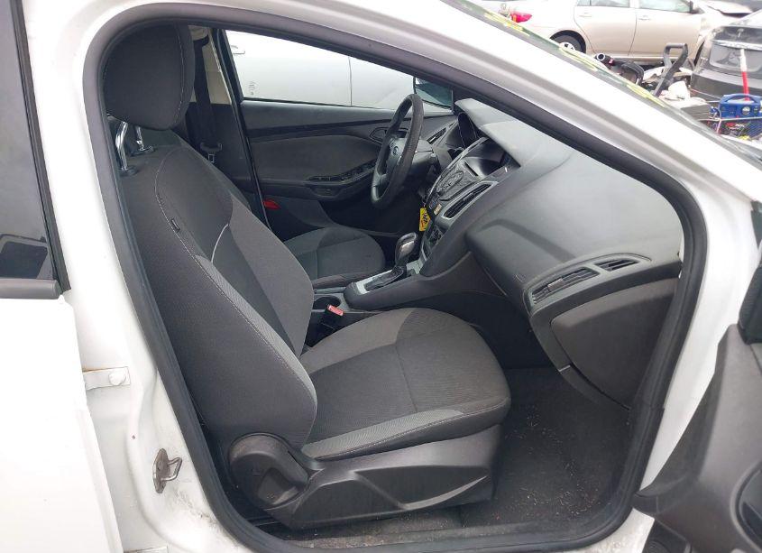 Photo 5 of 2012 Ford Focus SE (VIN 1FAHP3F23CL341023)