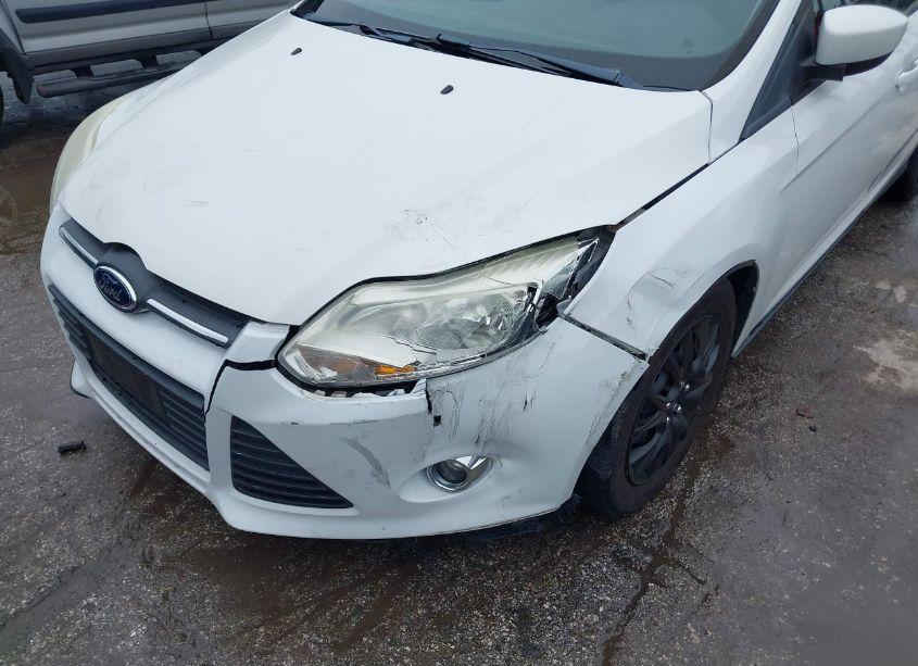 Photo 6 of 2012 Ford Focus SE (VIN 1FAHP3F23CL341023)