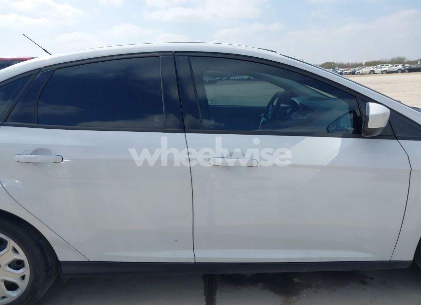 Photo 13 of 2012 Ford Focus SE (VIN 1FAHP3F23CL355097)
