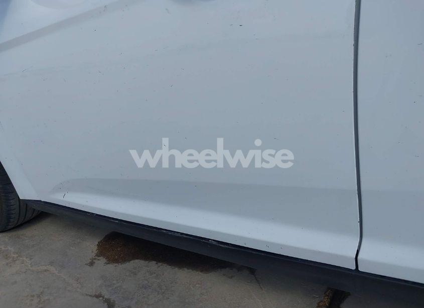 Photo 17 of 2012 Ford Focus SE (VIN 1FAHP3F23CL355097)