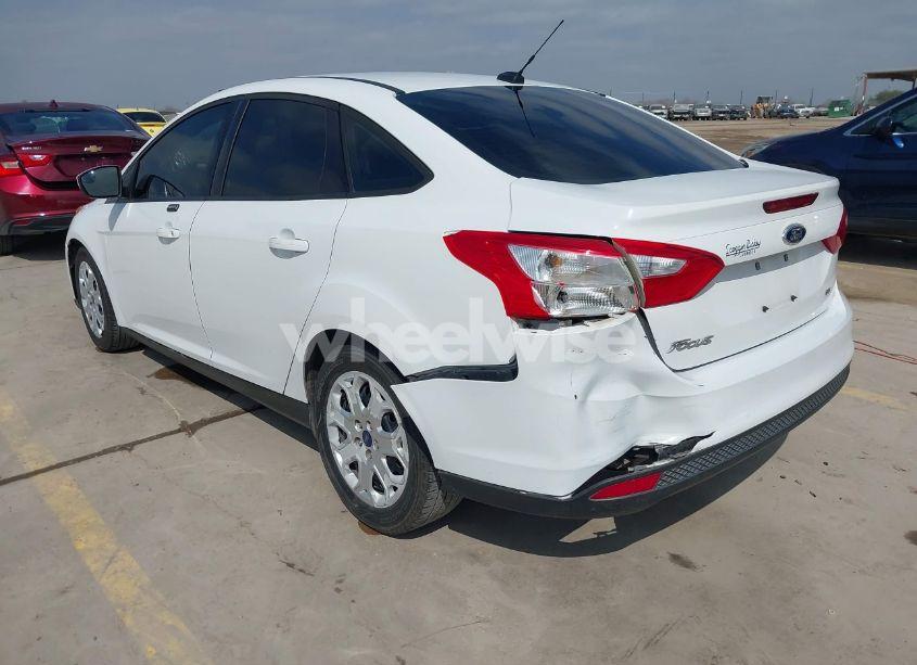 Photo 3 of 2012 Ford Focus SE (VIN 1FAHP3F23CL355097)