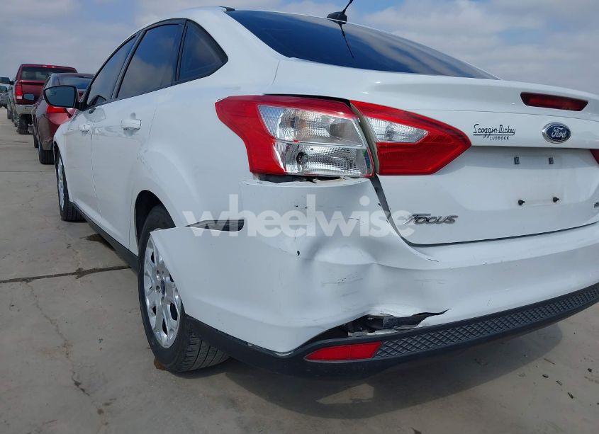 Photo 6 of 2012 Ford Focus SE (VIN 1FAHP3F23CL355097)