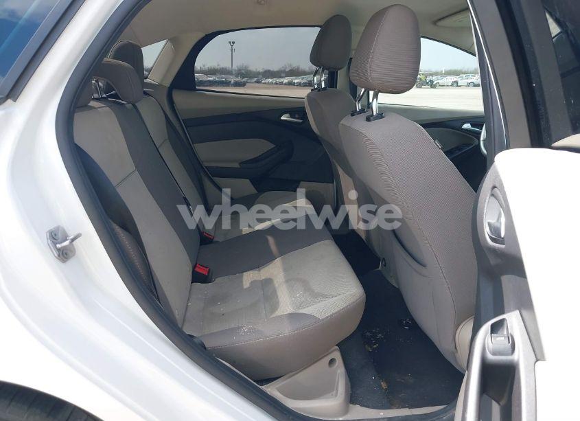 Photo 8 of 2012 Ford Focus SE (VIN 1FAHP3F23CL355097)