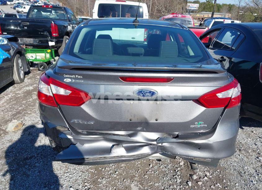 Photo 16 of 2012 Ford Focus SE (VIN 1FAHP3F23CL389864)