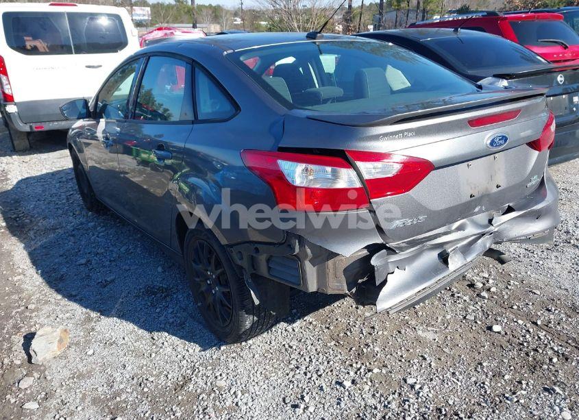 Photo 3 of 2012 Ford Focus SE (VIN 1FAHP3F23CL389864)