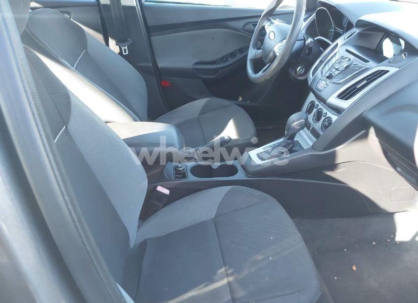 Photo 5 of 2012 Ford Focus SE (VIN 1FAHP3F23CL389864)