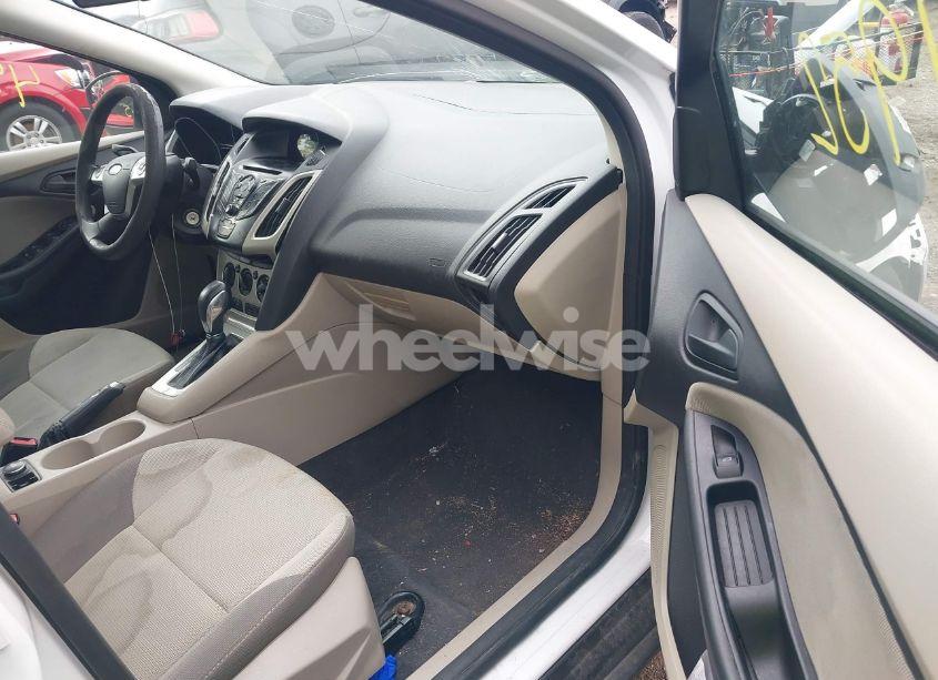 Photo 5 of 2012 Ford Focus SE (VIN 1FAHP3F23CL397771)