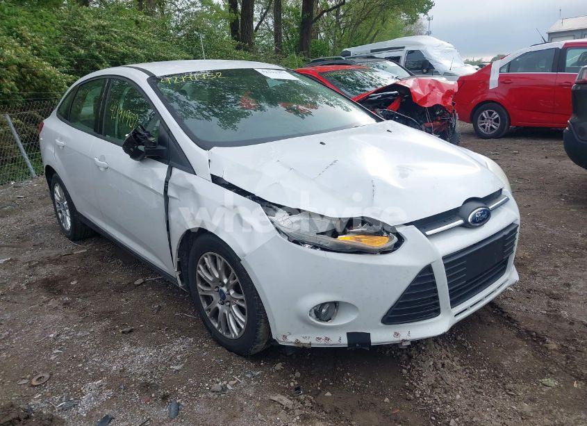 Photo 6 of 2012 Ford Focus SE (VIN 1FAHP3F23CL397771)