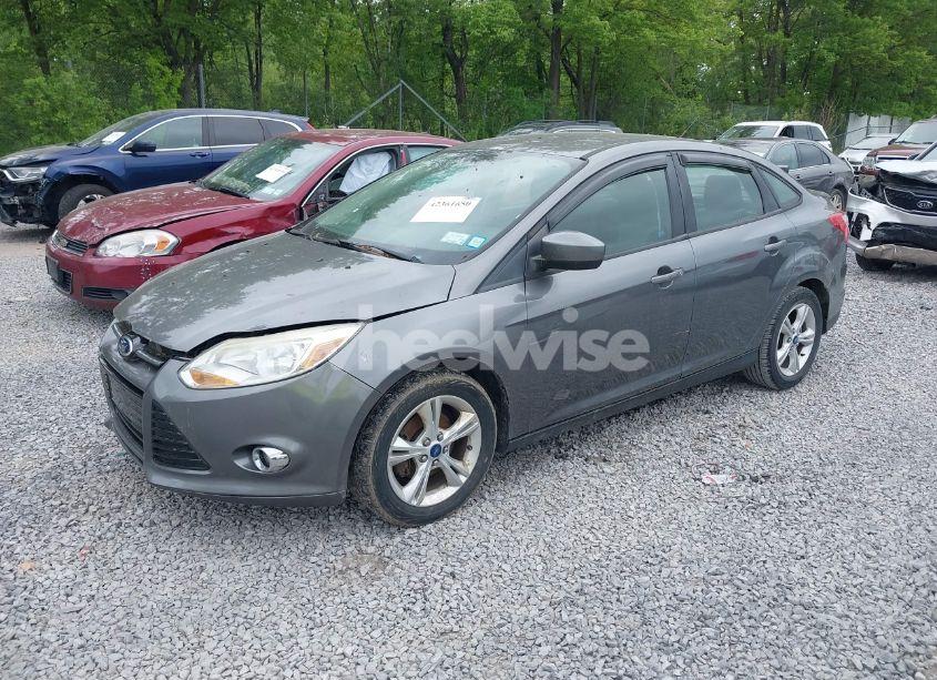 Photo 2 of 2012 Ford Focus SE (VIN 1FAHP3F23CL414066)
