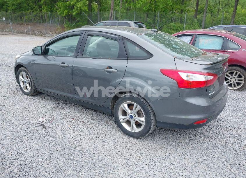 Photo 3 of 2012 Ford Focus SE (VIN 1FAHP3F23CL414066)