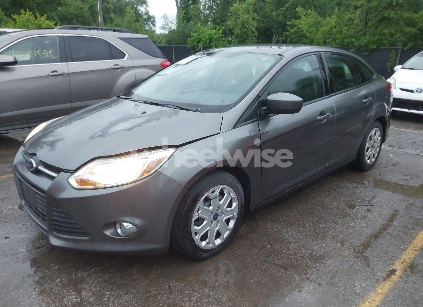 Photo 2 of 2012 Ford Focus SE (VIN 1FAHP3F23CL450033)