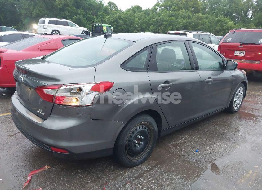 Photo 4 of 2012 Ford Focus SE (VIN 1FAHP3F23CL450033)