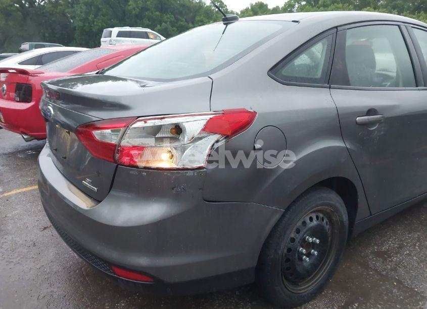 Photo 6 of 2012 Ford Focus SE (VIN 1FAHP3F23CL450033)