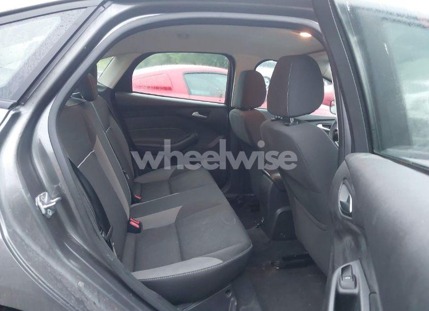 Photo 8 of 2012 Ford Focus SE (VIN 1FAHP3F23CL450033)