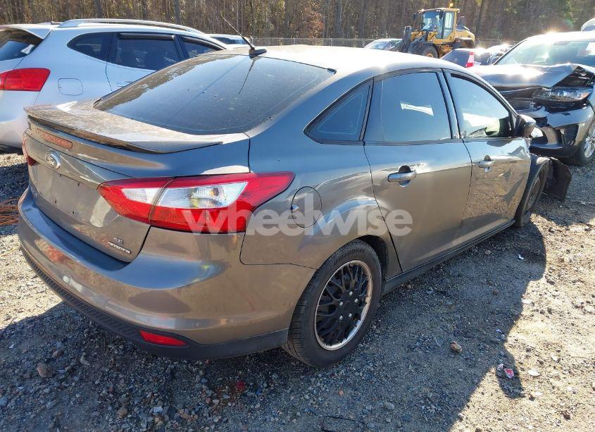 Photo 4 of 2012 Ford Focus SE (VIN 1FAHP3F23CL475062)