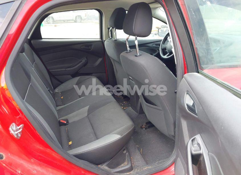 Photo 8 of 2012 Ford Focus SE (VIN 1FAHP3F24CL106632)