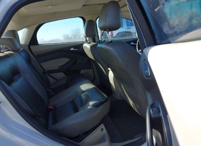 Photo 8 of 2012 Ford Focus SE (VIN 1FAHP3F24CL114231)