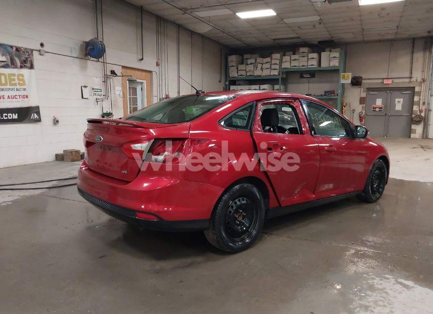 Photo 4 of 2012 Ford Focus SE (VIN 1FAHP3F24CL120272)