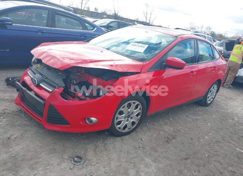 Photo 2 of 2012 Ford Focus SE (VIN 1FAHP3F24CL127903)