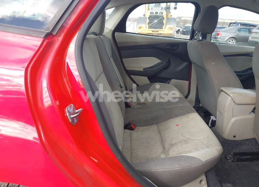 Photo 8 of 2012 Ford Focus SE (VIN 1FAHP3F24CL127903)