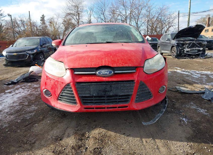 Photo 11 of 2012 Ford Focus SE (VIN 1FAHP3F24CL139257)