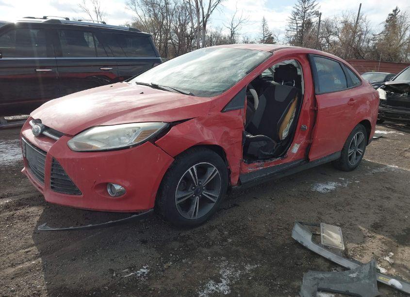 Photo 2 of 2012 Ford Focus SE (VIN 1FAHP3F24CL139257)