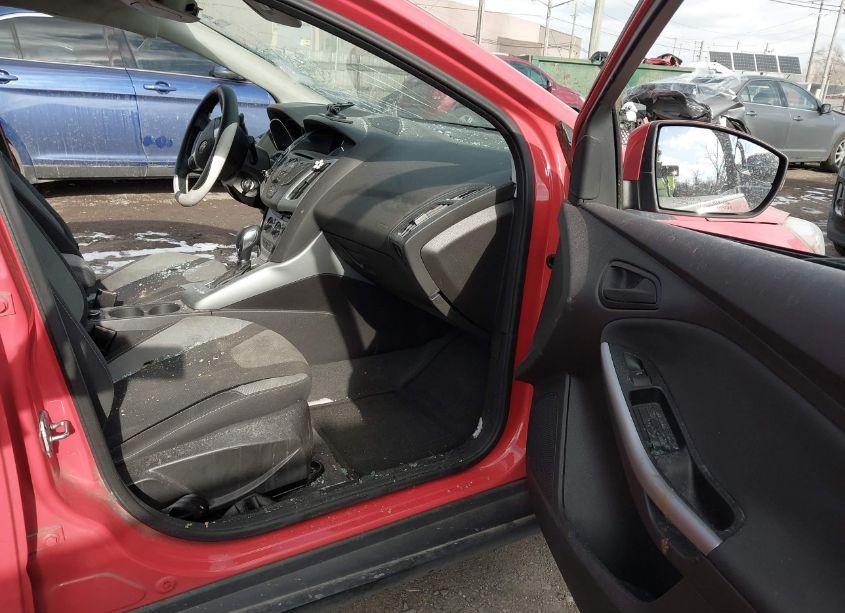 Photo 5 of 2012 Ford Focus SE (VIN 1FAHP3F24CL139257)